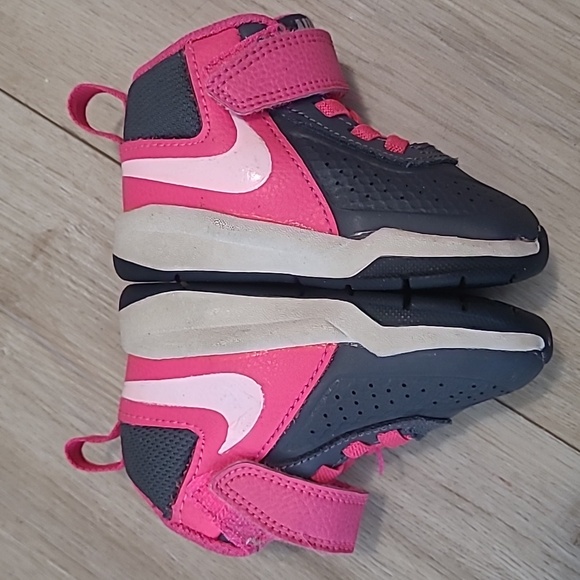 Nike Kids Pink and Gray Sneakers 3c - Picture 5 of 9